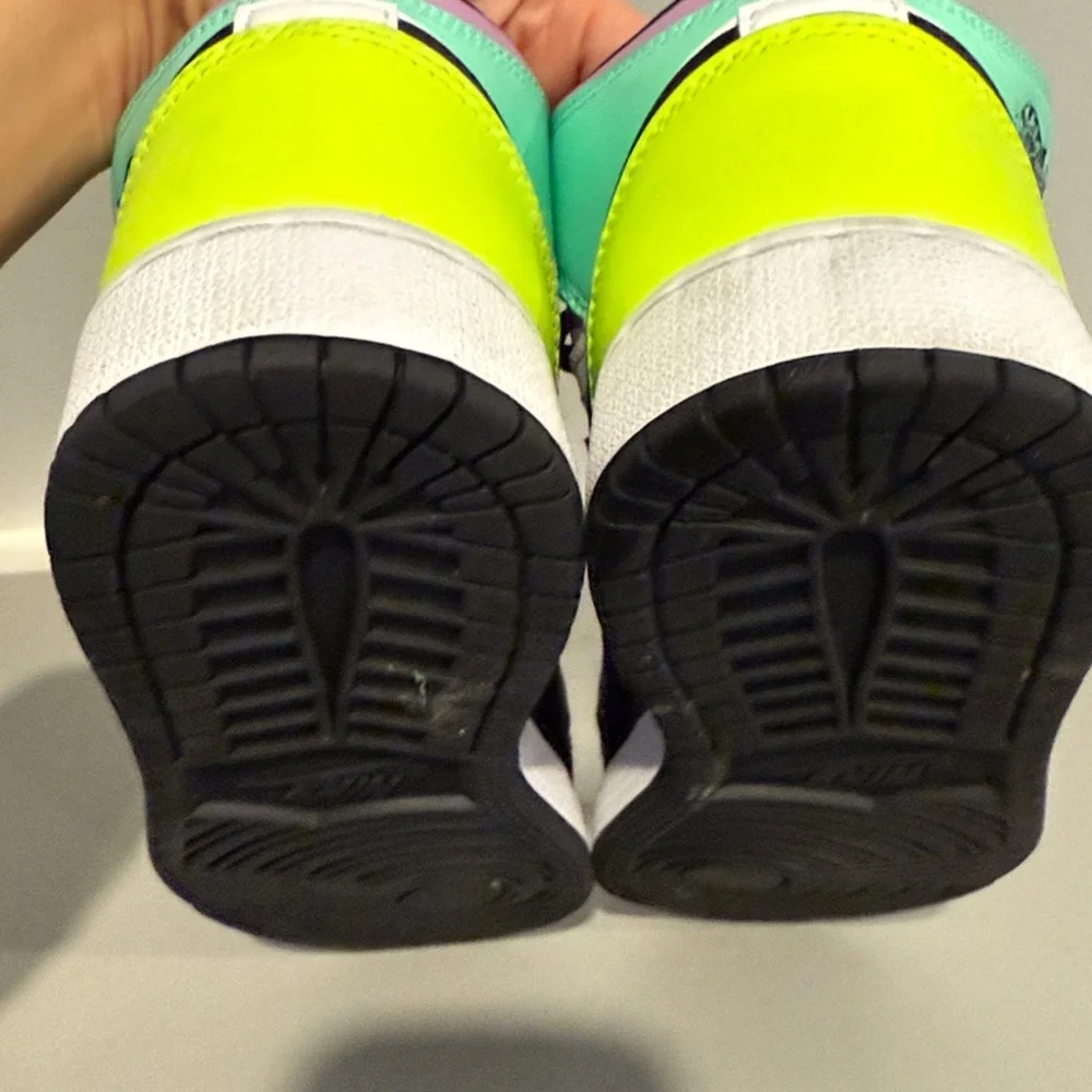 Jordan Kids Sneakers in Pastel and Black - Picture 7 of 7